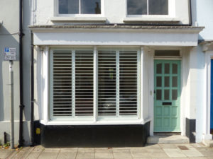 Ground Floor Flat With Large Bay Window Shutters